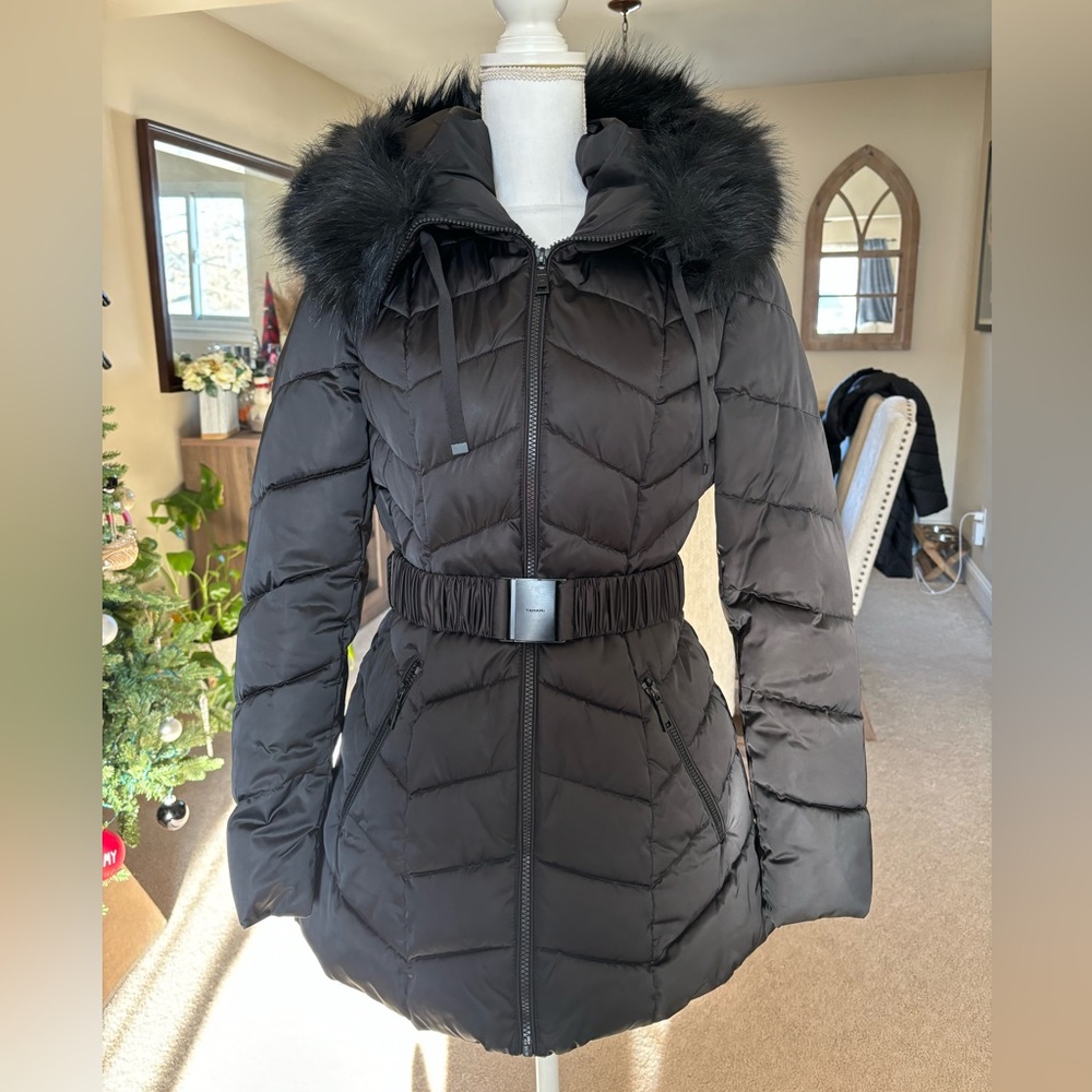 Tahari Chevron Belted Black Winter Puffer size Small
